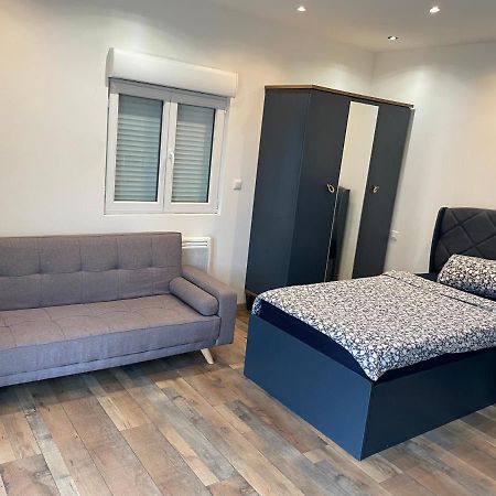 Aparthotel Studio 23 m2+wifi +parking privé à Oullins Extérieur photo